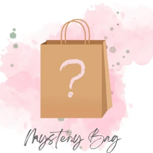 Mystery bag - Jag sätter ihop en egen mystery bag! Denna mystery bag är lite dyrare då den innerhåller en vår/sommar kappa som är i helt nytt skick och aldrig använd. (Originalpriset på kappan är 799kr). Den är i storlek xs! Mystery bagen innerhåller även 3 sommarplagg. Tar EJ emot returer ifall du är missnöjd då detta är en mystery bag! Levererar paketet samma dag då köpet sker eller morgonen därpå! 🤗