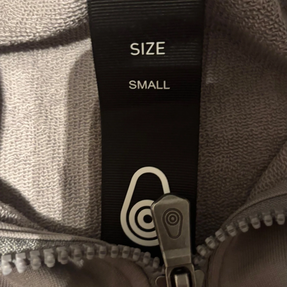 Ljusgrå sail racing halvzip tröja med broderad logga - 2