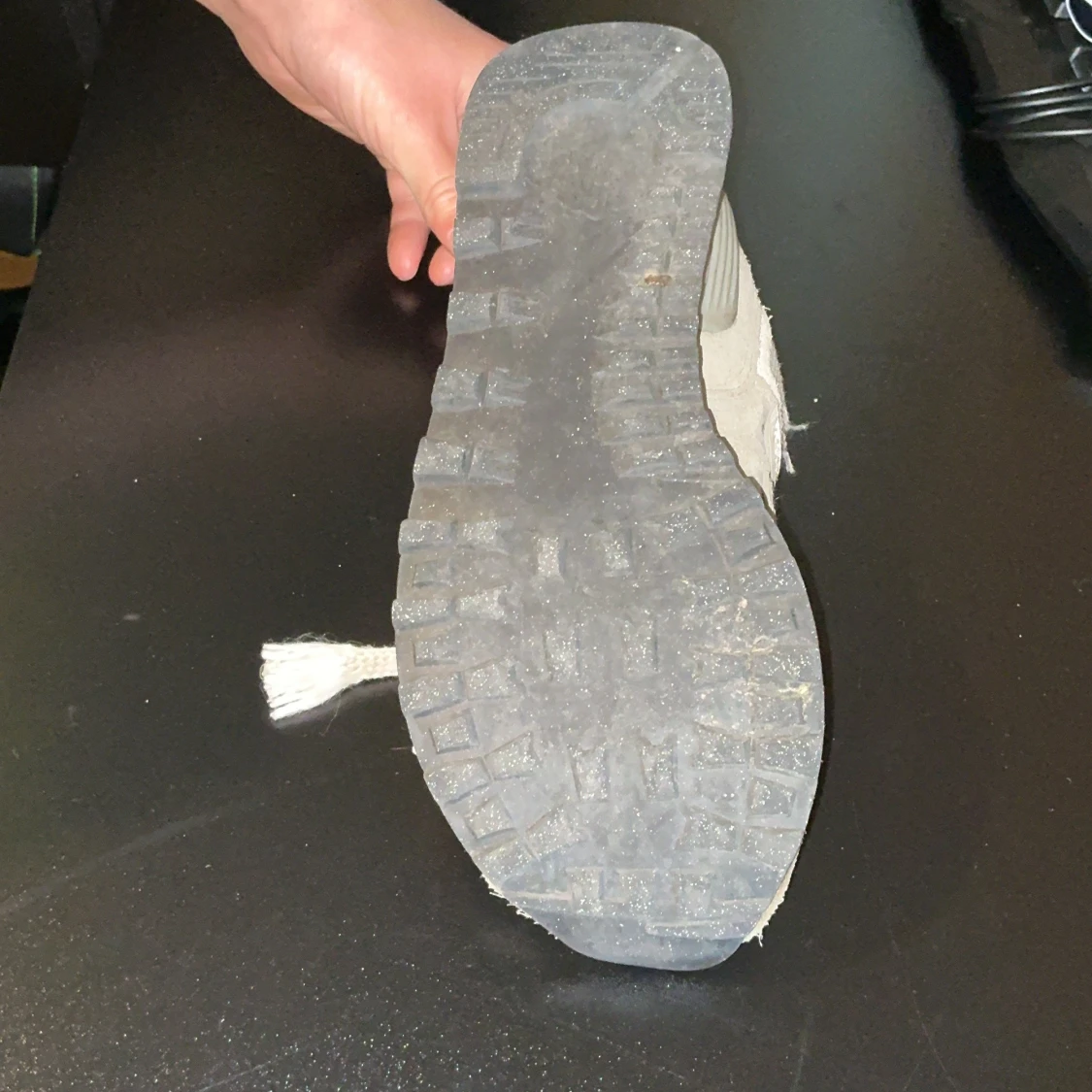 Grå New Balance sneakers i mocka - 4