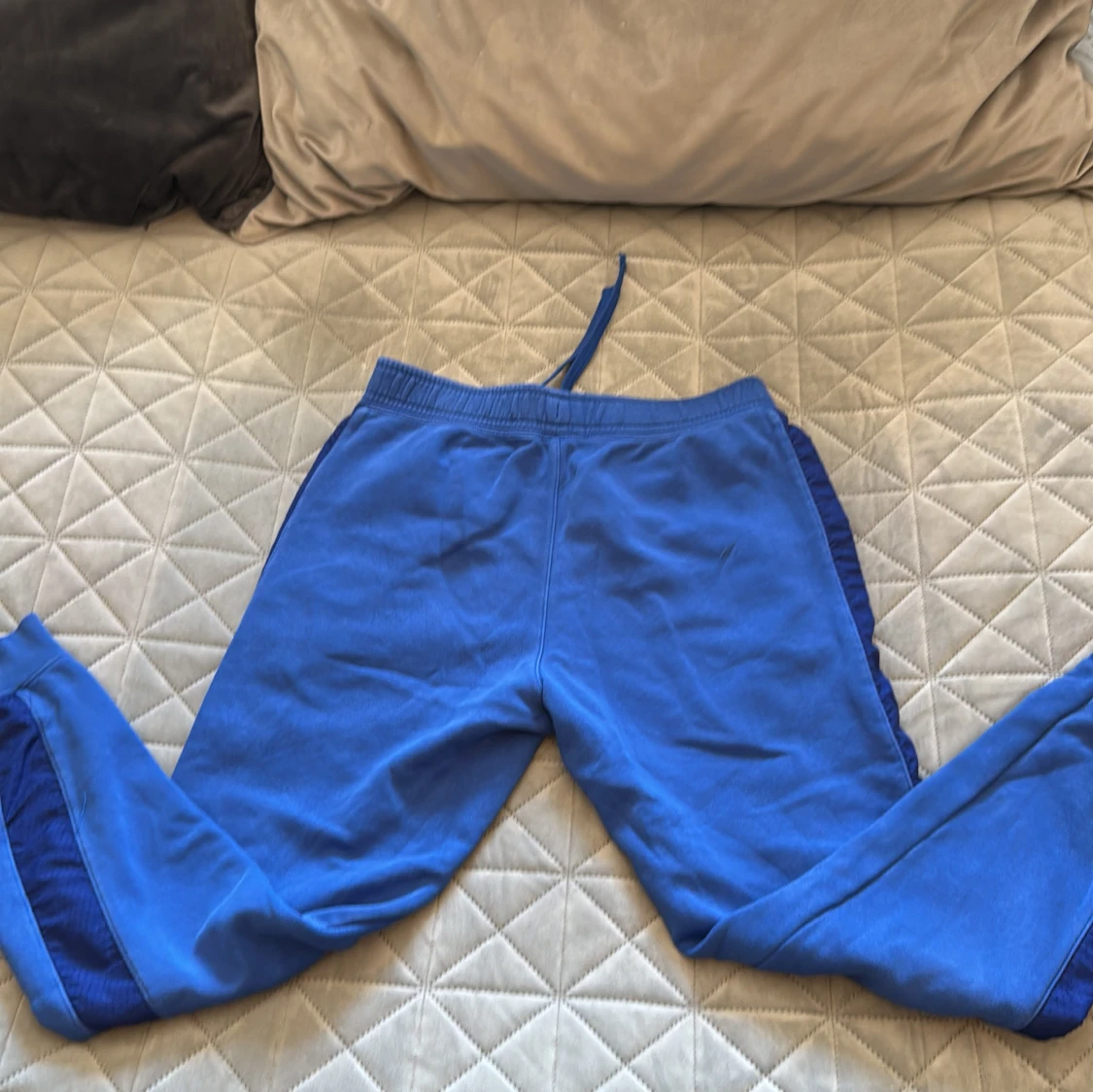 Blå mjukisbyxor från Nike - 1