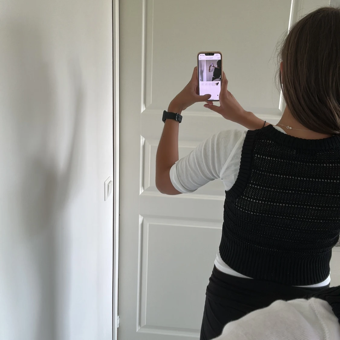 Svart stickad väst från Stylein - 1