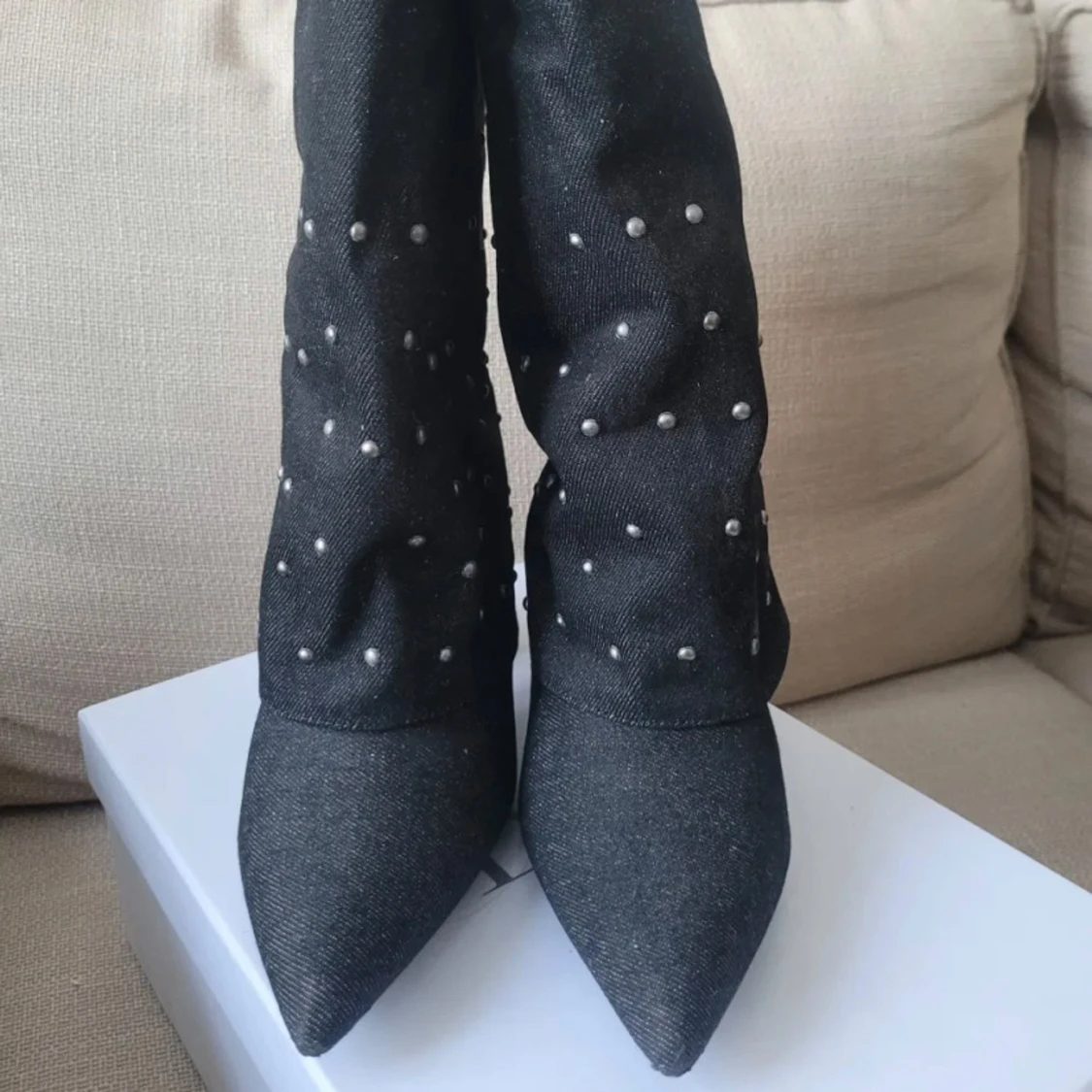 Svarta boots med nitar  - 2