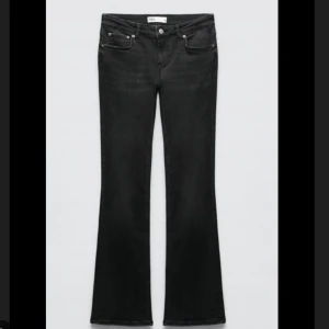 Svarta jeans  - Super snygga lågmidjade jeans, toppen skick ❤️
