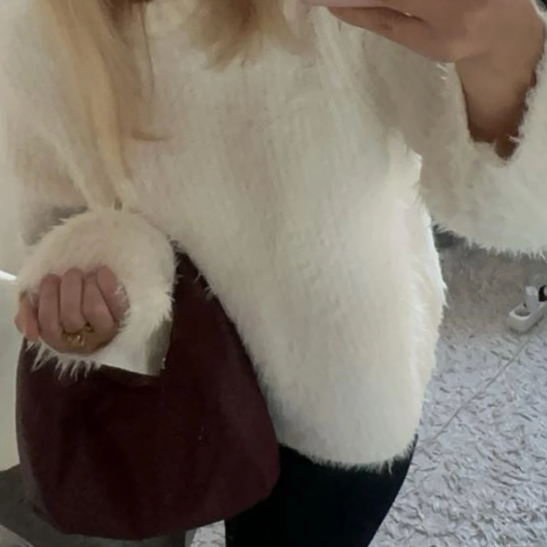 Vit fluffig tröja från Wera