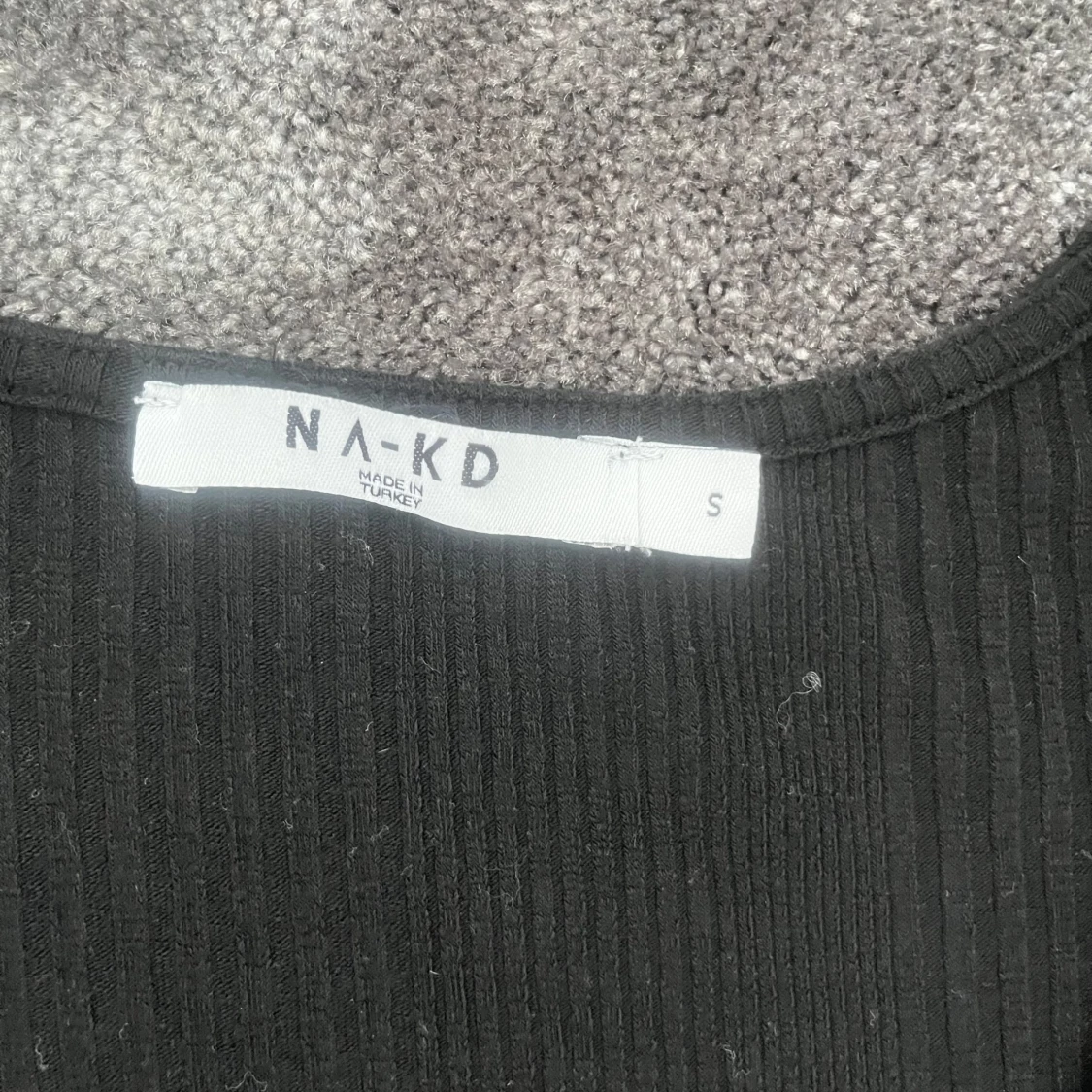 Svart ribbad topp från NA-KD - 3