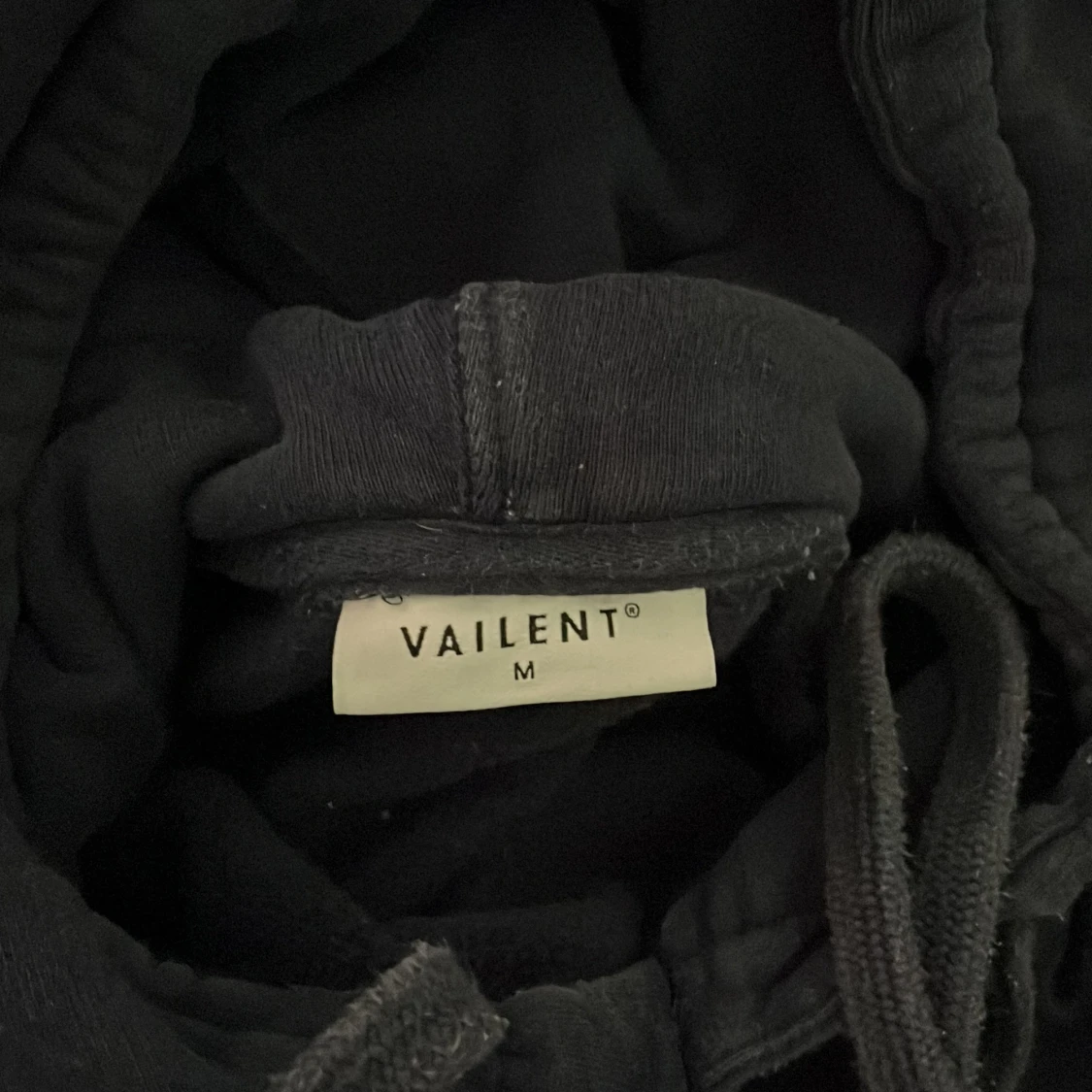 Mörkblå hoodie från Vailent - 2