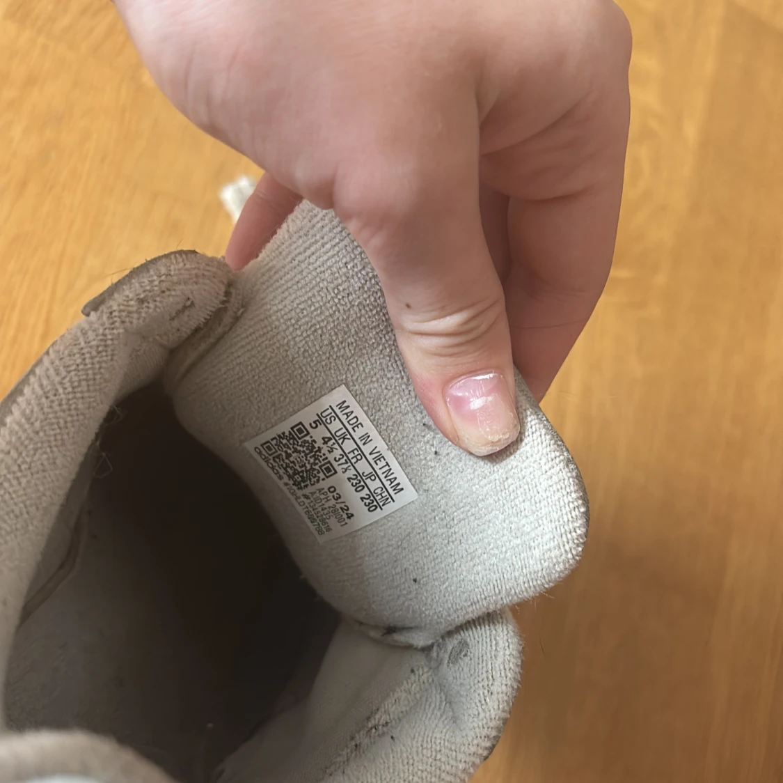 Beige Adidas Campus sneakers i mocka - 4