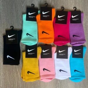 Nike strumpor, 10pack- välj 9 olika färger  - 10 par Nike strumpor . 9 olika färger 