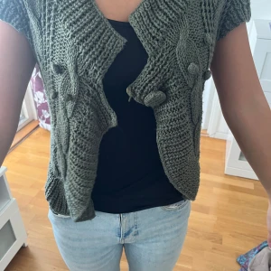 Bolero  - Aldrig använd, köpt på loppis. Storleks Xs-s