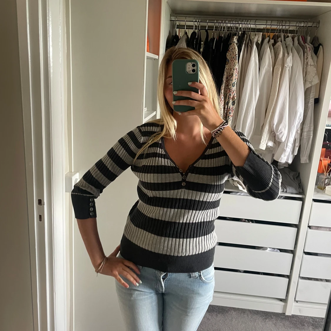 Randig ribbad tröja med knappar - 2