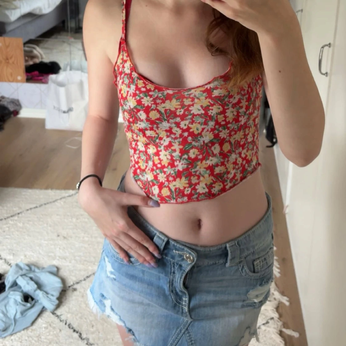 Röd blommig croppat linne från Shein