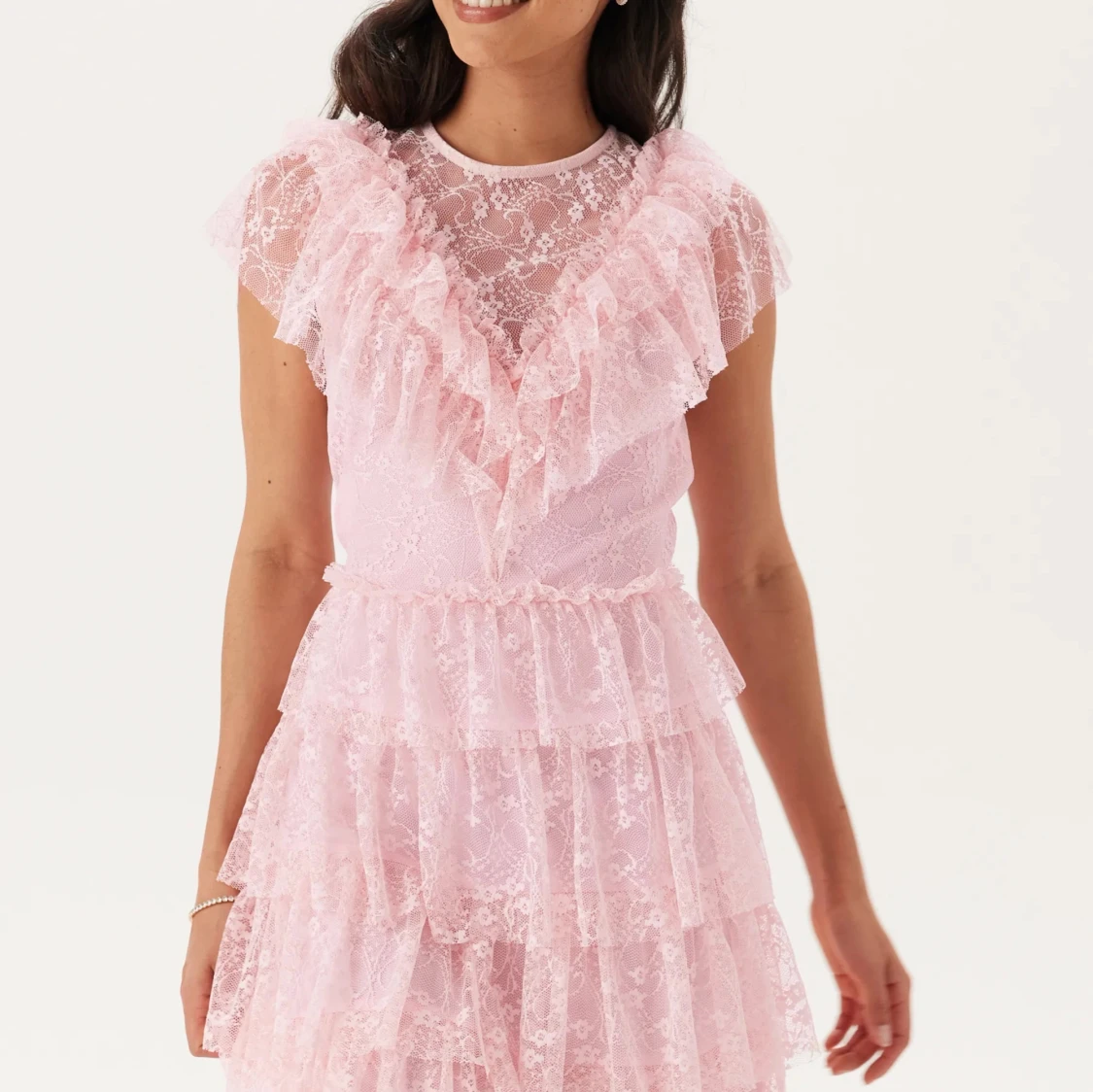 Ljusrosa spetsklänning med volanger - 3