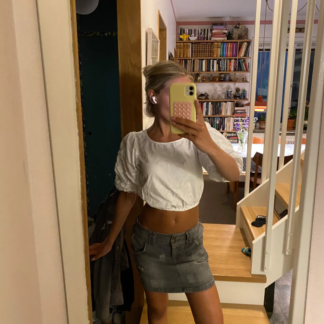 Vit croppad blus med puffärmar - 3