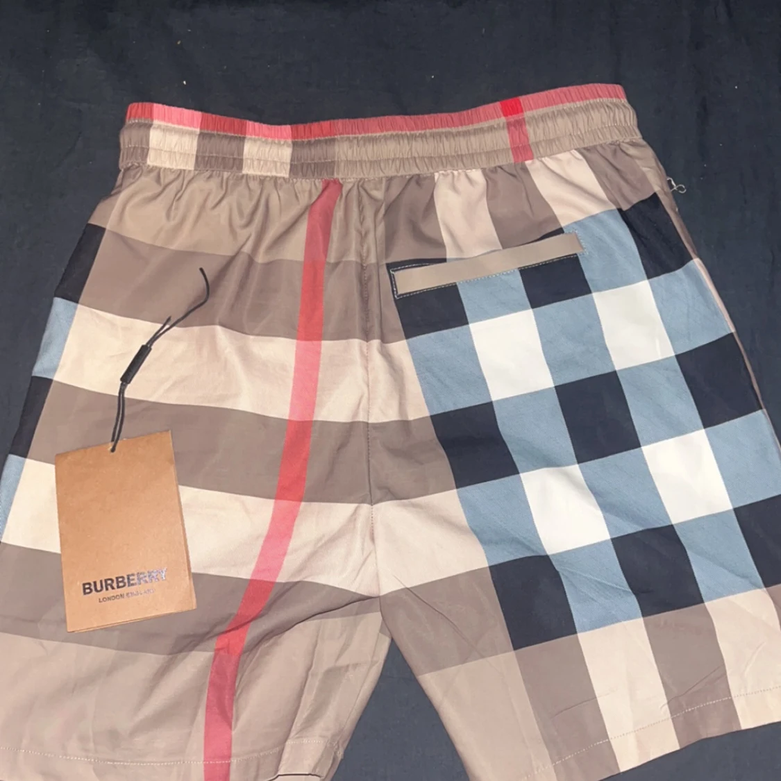 Rutig Burberry shorts med snörning - 2