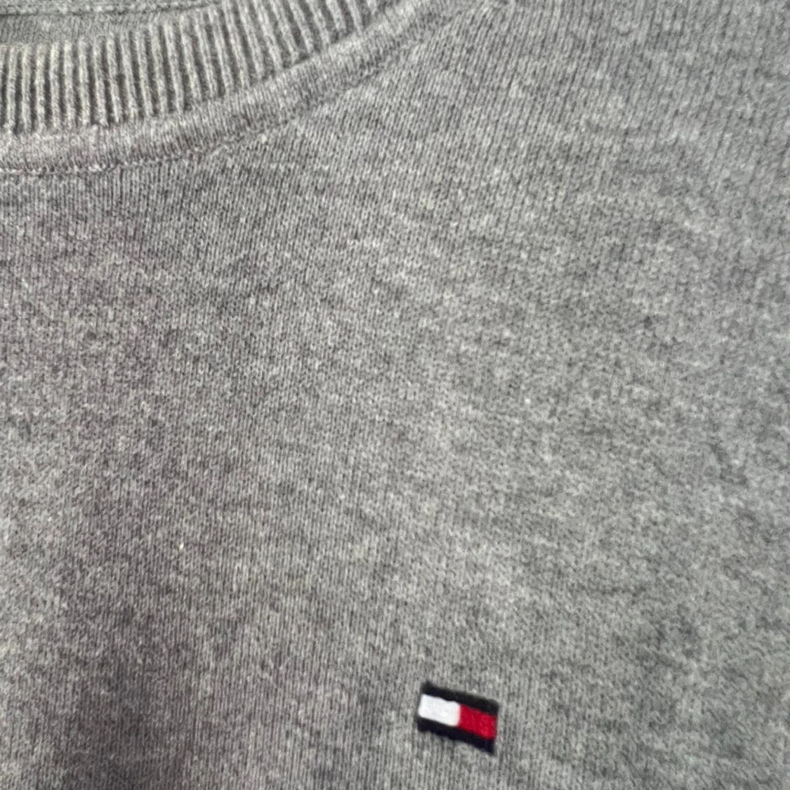 Grå stickad tröja Tommy Hilfiger - 1