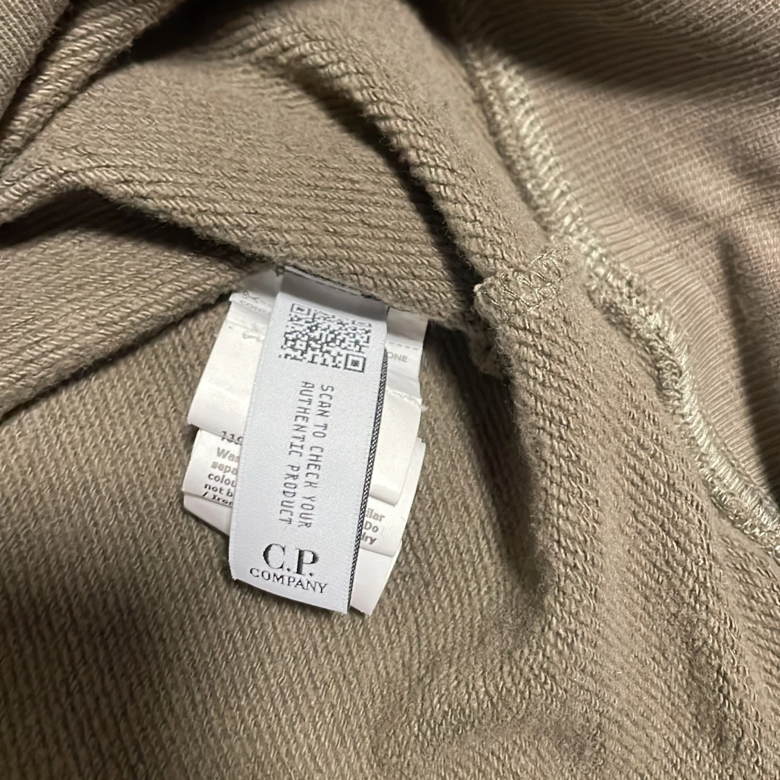 Olivgrön sweatshirt från C.P. Company - 3