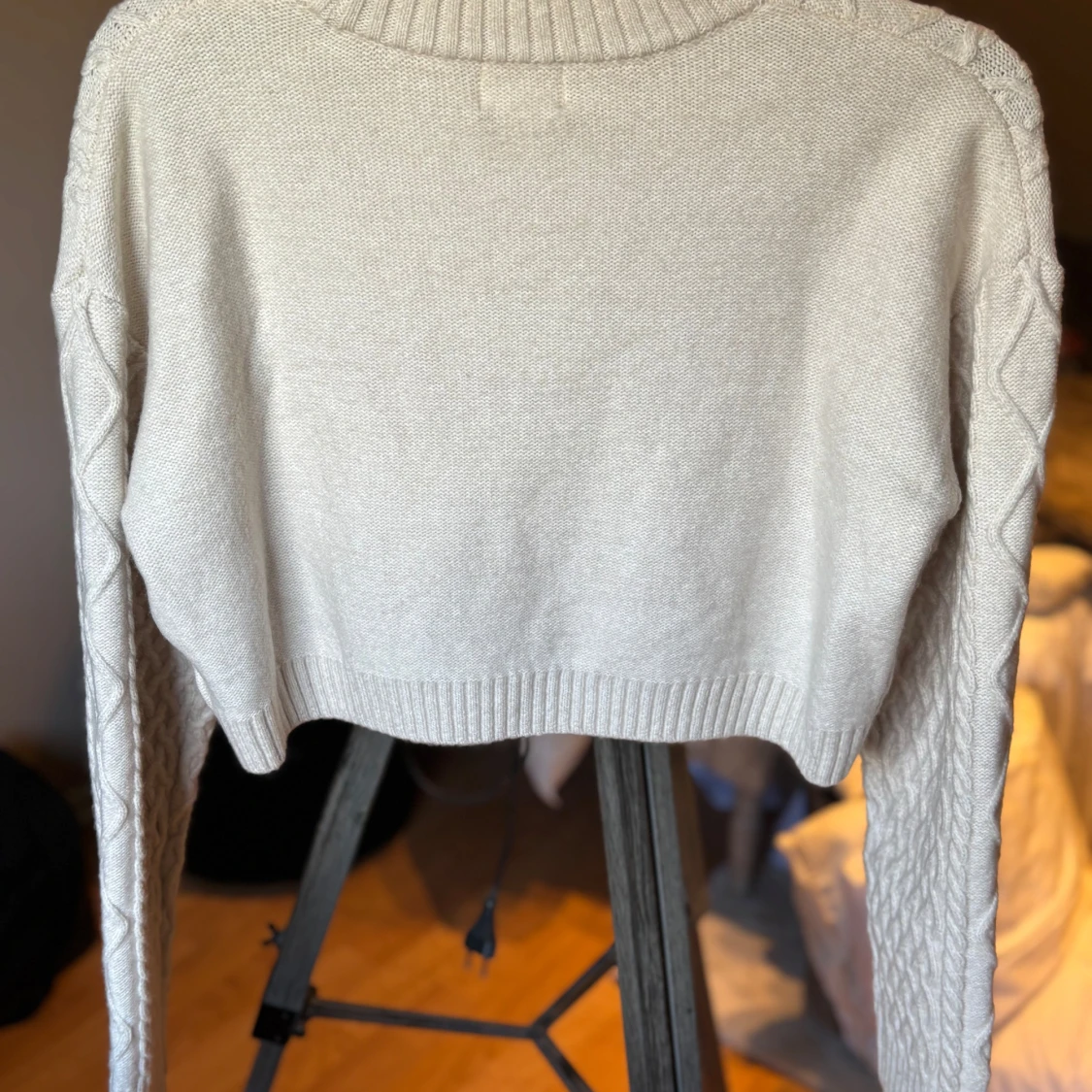 Vit croppad stickad tröja H&M - 1