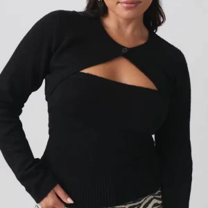 Stickad bolero - Bolero från gina tricot i storlek s. helt ny utan prislapp. använd ”köp nu”