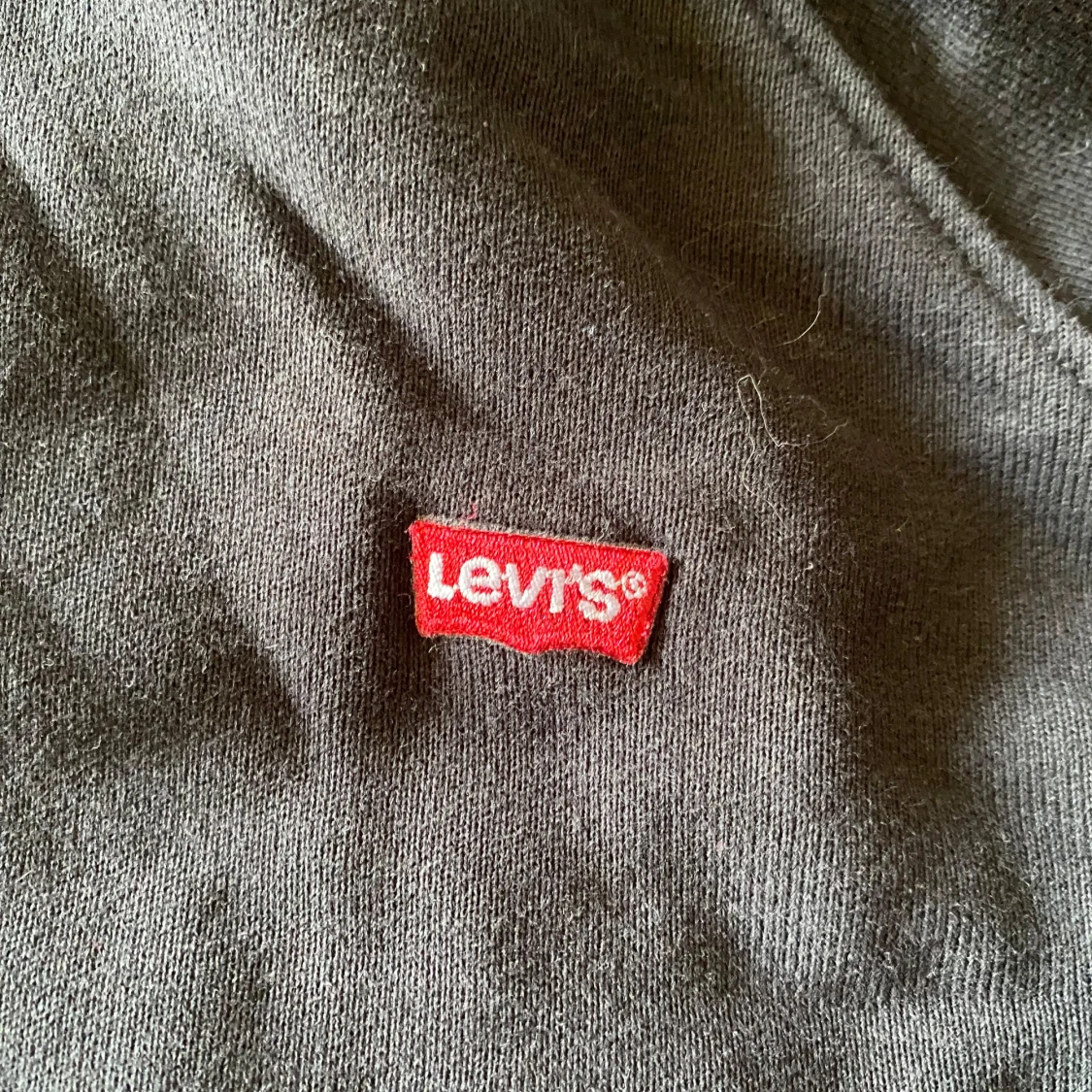 Svart hoodie från Levi's - 1