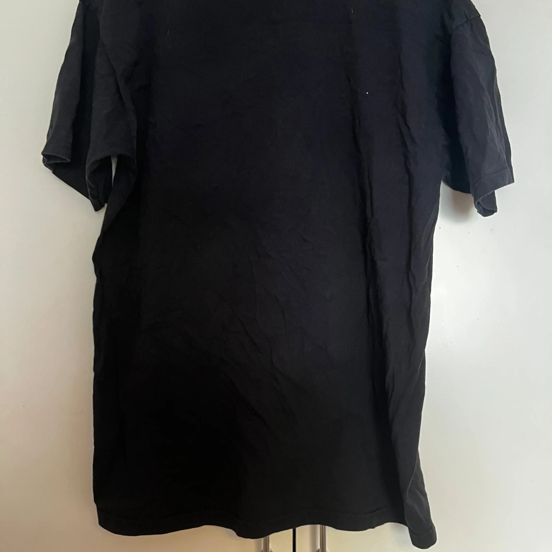 Svart t-shirt med Wheels Magazine tryck från Fruit of the Loom - 2