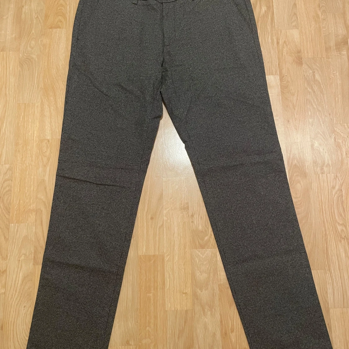 Mönstrade chinos från Fynch Hatton