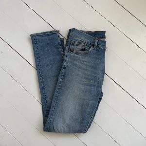 Tiger of Sweden jeans style evolve - Ljusblå rätt så washed tiger of Sweden jeans i storlek W30 och L32. Nytt skick. Kom med frågor! 