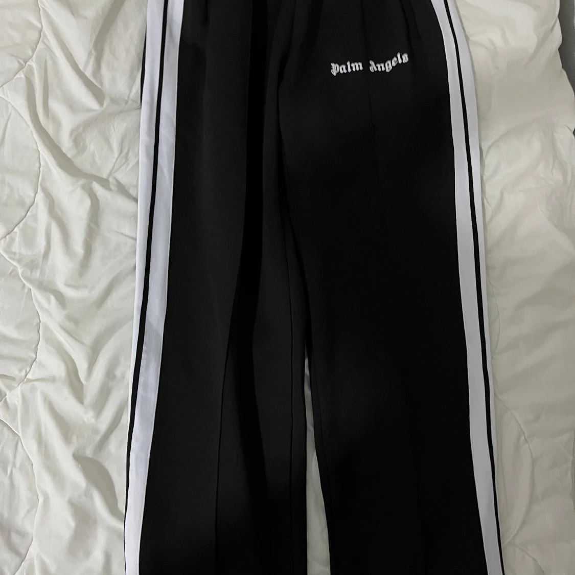Svarta byxor med vita ränder från Palm Angels - 2