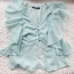 Volangtopp - Volang för 150 kr💗köparen står för frakt eller så kan jag mötas i Stockholm!