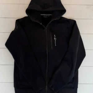 Svart sail racing  - Svart sail racing tröttnat på den så jag säljer för jätte billigt pris 