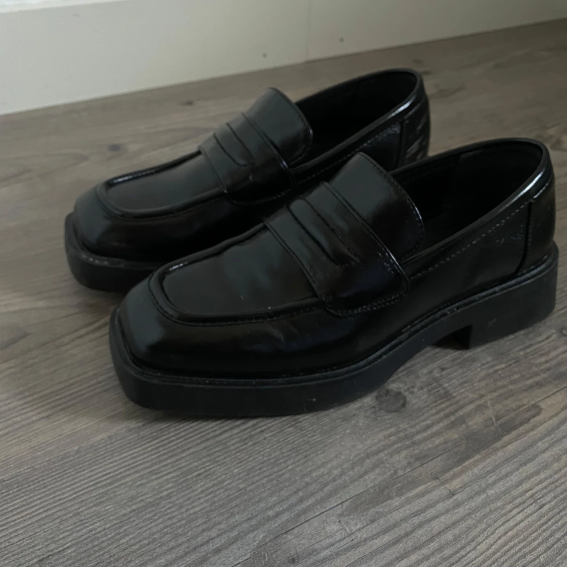 Svarta loafers 