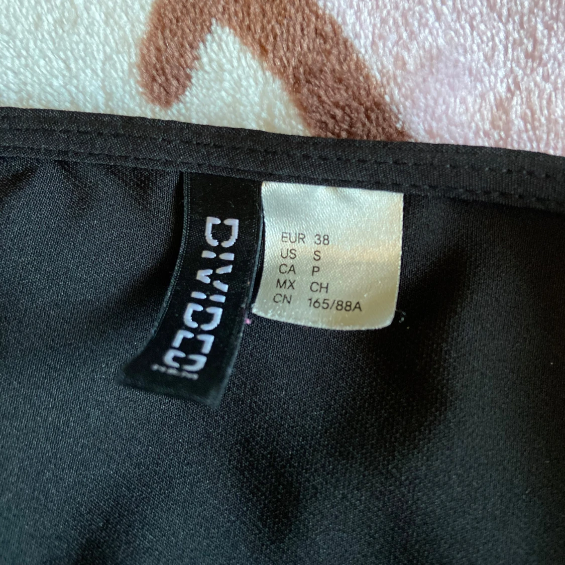 Svart kort klänning från H&M - 2