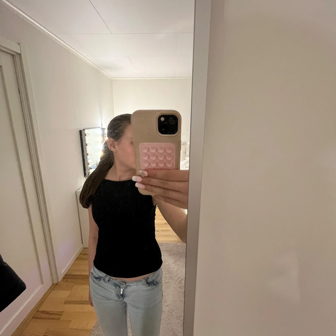 Svart ärmlös topp från ZARA