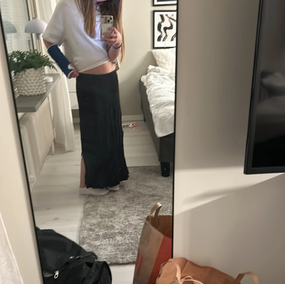 Svart långkjol med slits från Cubus