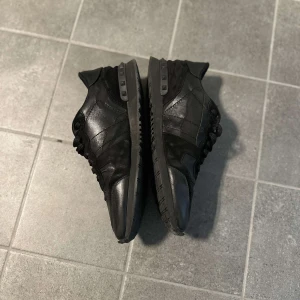 Valentino rockrunners  - Riktigt feta valentino rockrunners. Avgör skicket själv på bilderna. Medföljer inte box eller kvitto!! Vid frågor eller funderingar tveka inte att skriva🤙