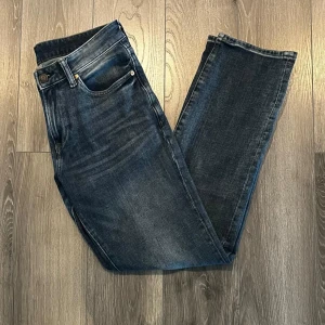 Jeans high quality - Riktigt stilren, och utmärkta. Skriv gärna!