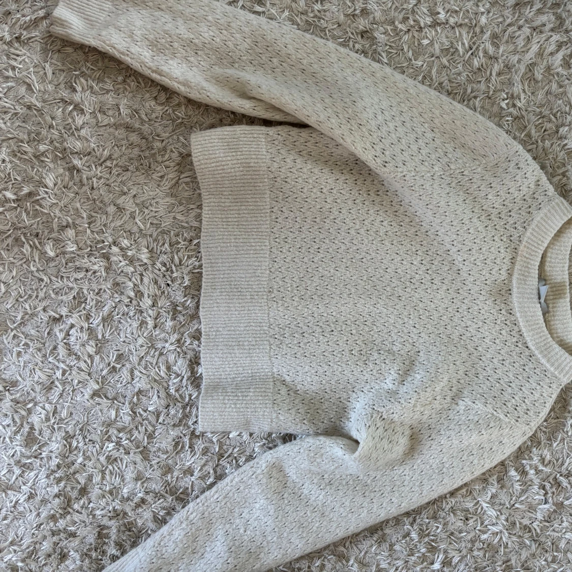 Vit croppad stickad tröja från H&M - 1