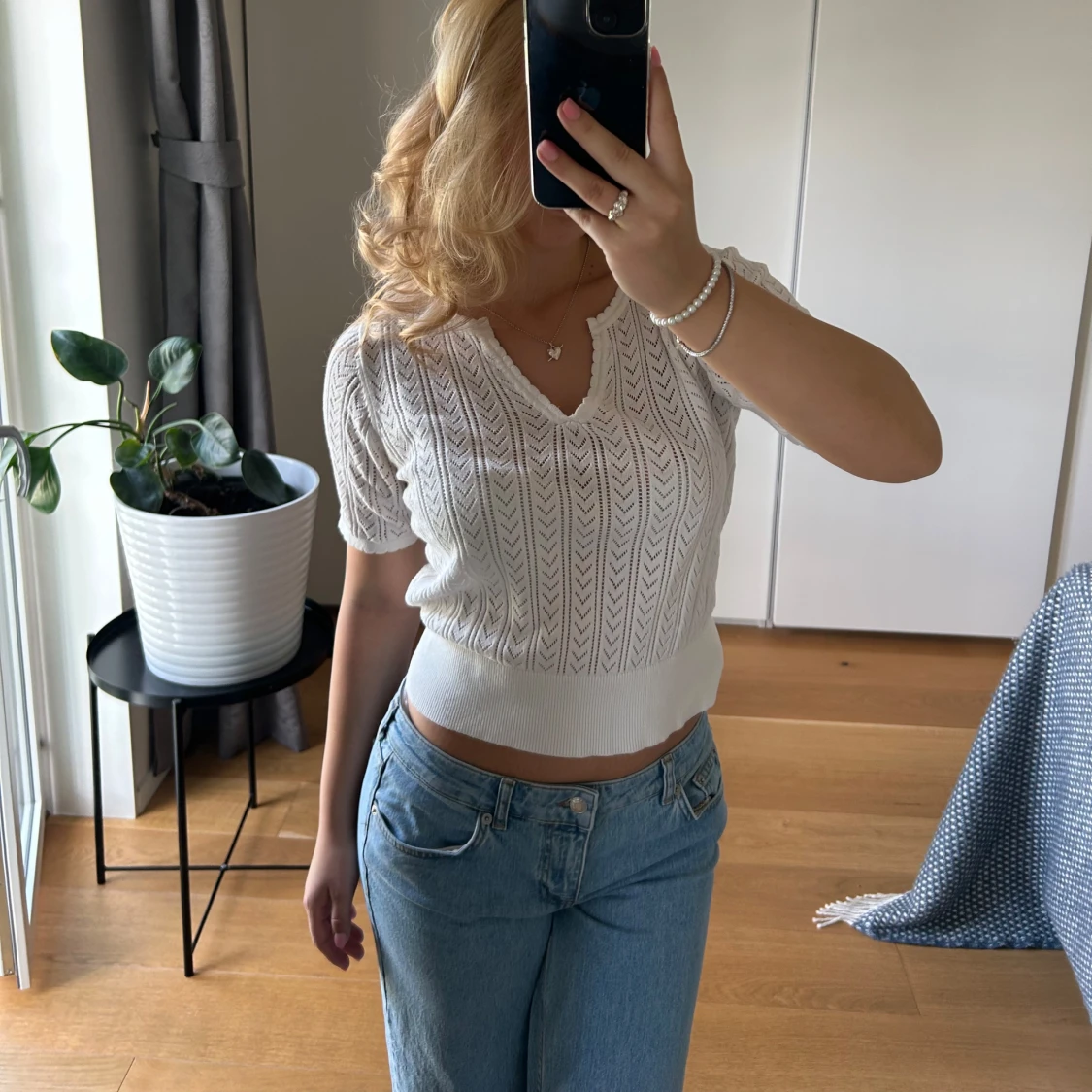 Vit stickad v-ringad topp - 2