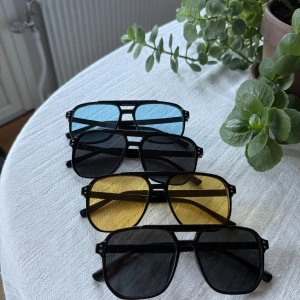 Solglasögon  - Kommer inte ihåg vart dessa är köpta ifrån. Aldrig använda. Säljer alla för 50kr