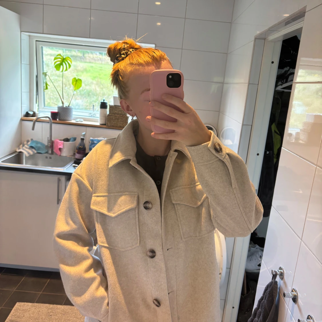 Beige overshirt från Vero Moda