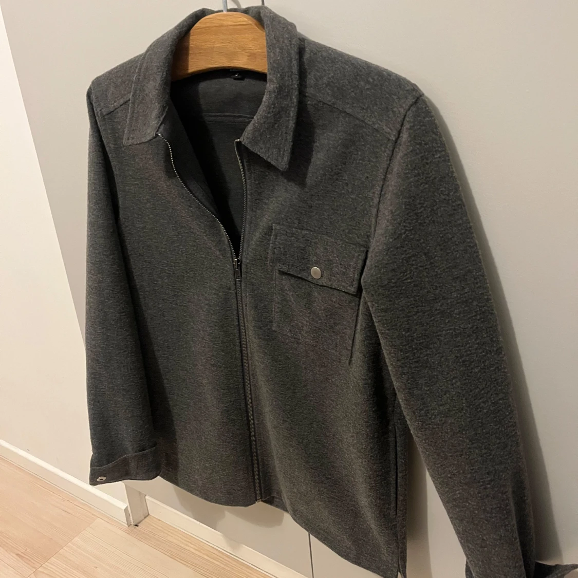 Mörkgrå overshirt från W.BXTR - 1