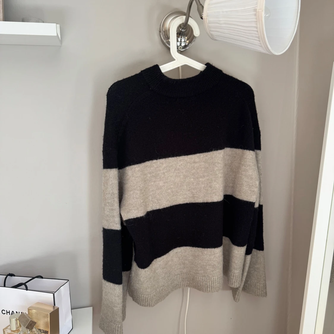 Randig stickad tröja - 1