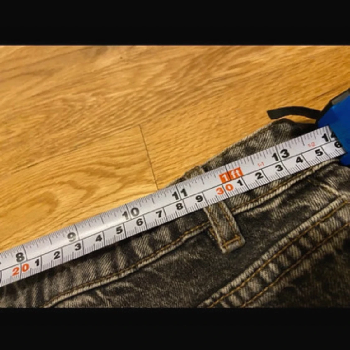 Svarta jeansshorts från Lindex - 3