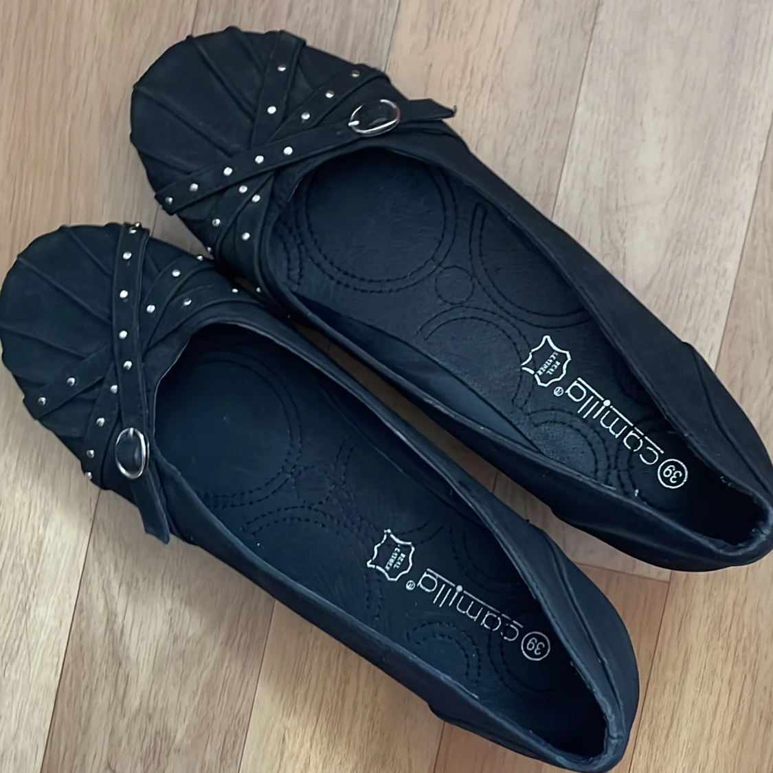 Svarta ballerinaskor med nitar - 1