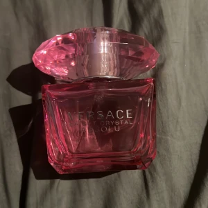 Versace Bright Crystal Absolu parfym - Versace Bright Crystal Absolu parfym. Nytt skick, ej använd.