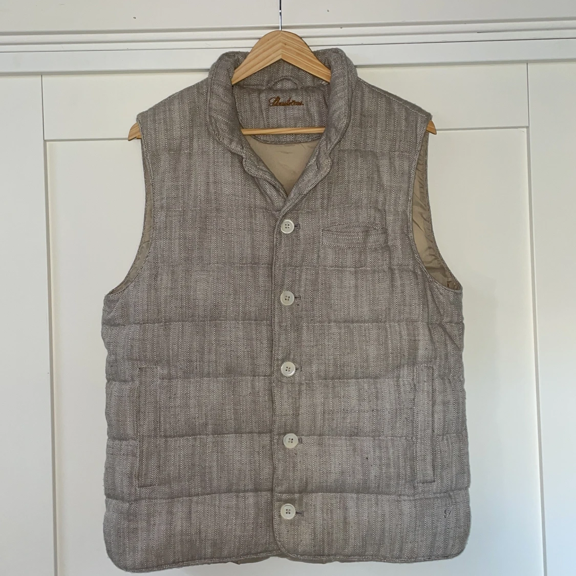 Beige dunväst från Stenströms, M