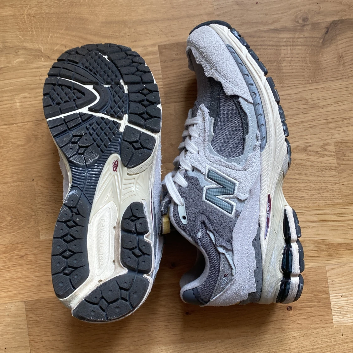 Grå New Balance 2002R sneakers - 2