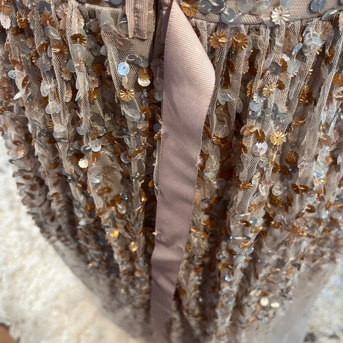 Champagnefärgad långklänning med paljetter - 3