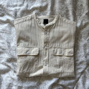 Linneskjorta - Fräsch linneskjorta i bra skick! 