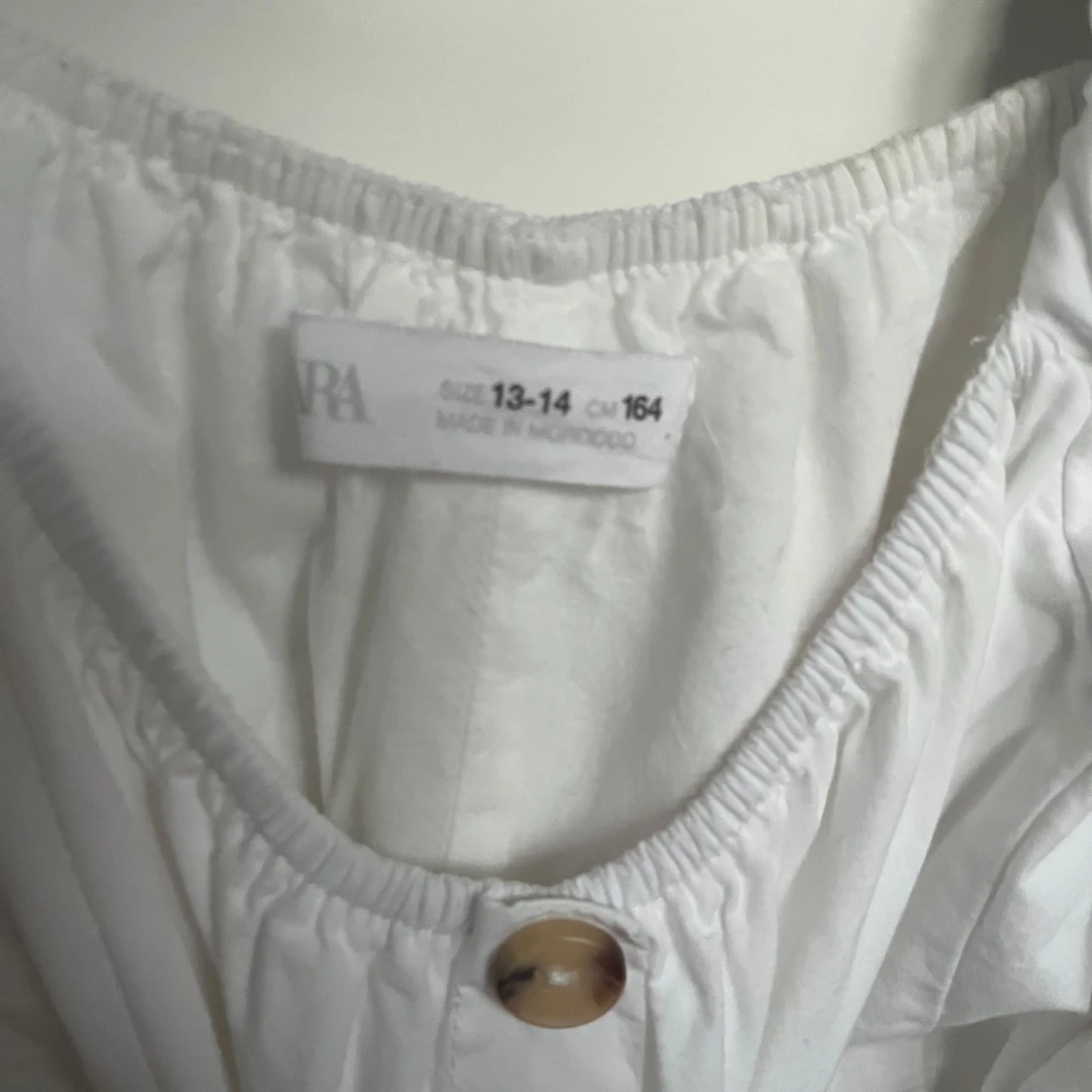 Vit klänning med puffärm från Zara - 2