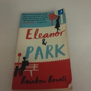 Eleanor & Park - En charmig och känslosam bok om två ovanliga ungdomar och deras oväntade kärlek. Perfekt för dig som gillar starka karaktärer, äkta känslor och att läsa om första förälskelsen. Rekommenderas varmt av unga vuxna och bokbloggare!